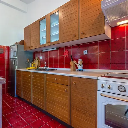 3 Bedroom Beautiful In Holiday home Gata