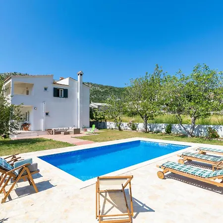 3 Bedroom Beautiful In * Gata