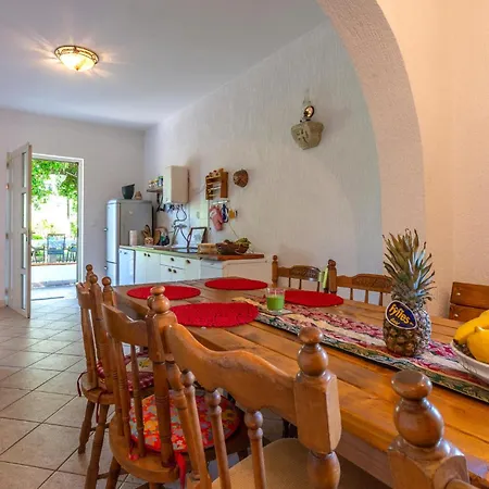 Holiday home 3 Bedroom Beautiful In Gata