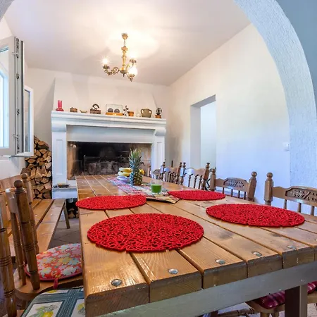3 Bedroom Beautiful In Holiday home