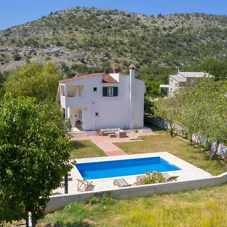 Holiday home 3 Bedroom Beautiful In