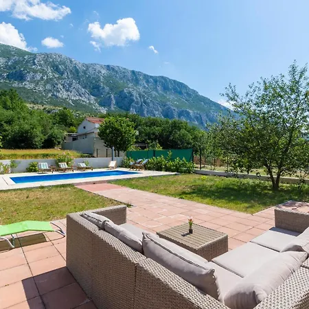 3 Bedroom Beautiful In Holiday home Gata